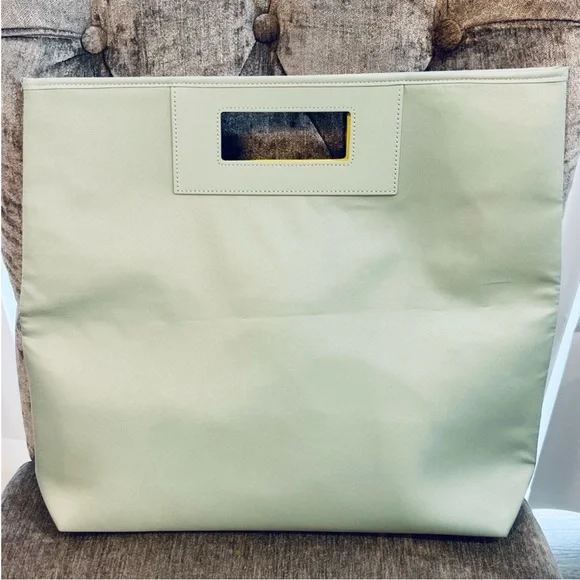 Clinique Light Green Tote Bag - Picture 1 of 7